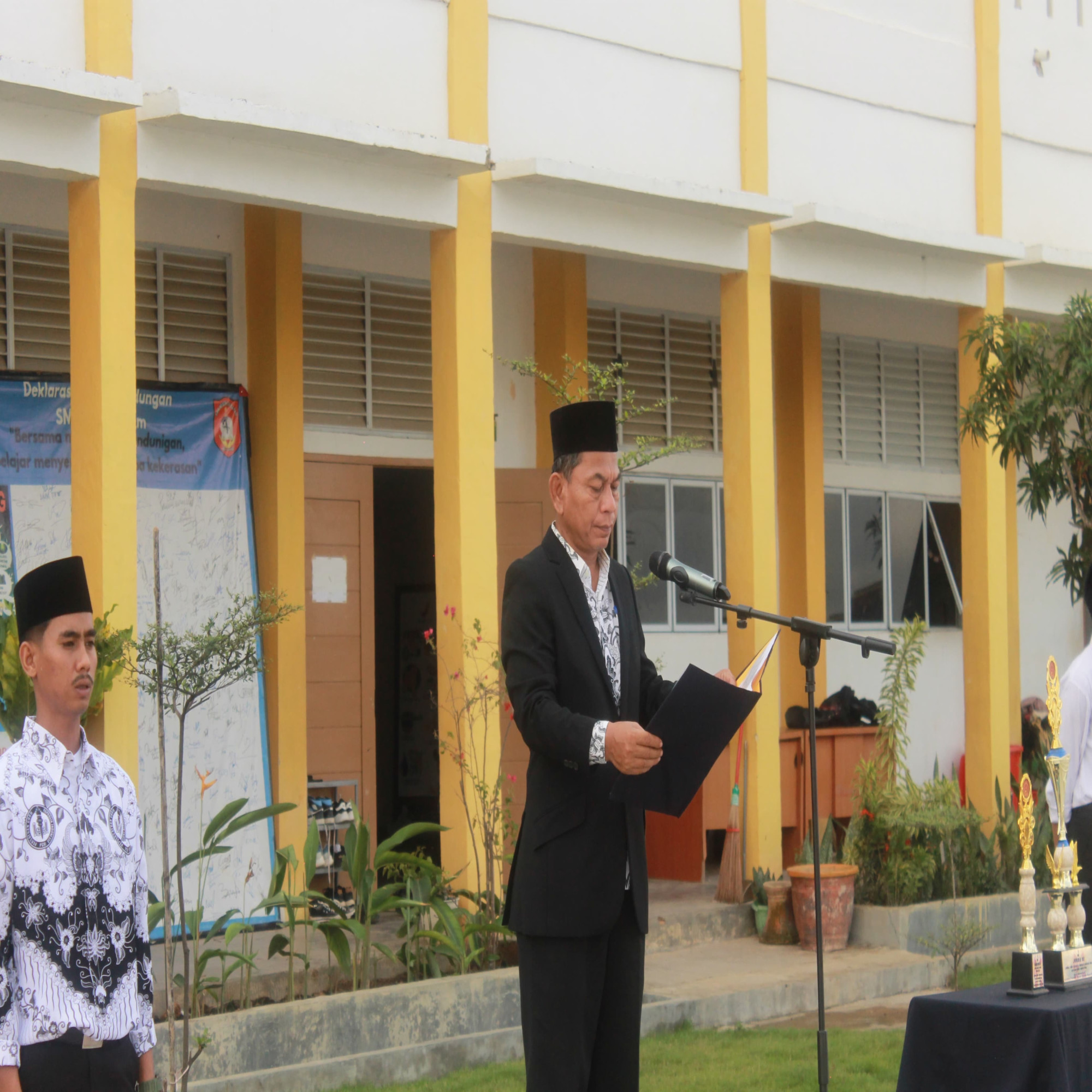 Gelar Upacara Bendera Dalam Rangka HGN Ke-79 Tahun 2024